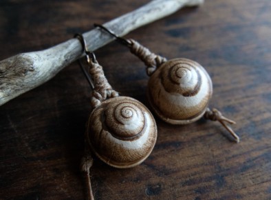 Boucles d'oreilles céramique enfumée et lin ciré