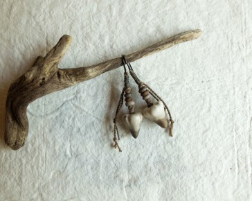 Boucles d'oreilles en céramique enfumée et lin ou chanvre ciré