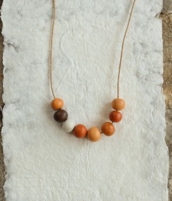 Collier de perles et Terres Sigillée