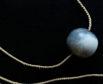 Collier perle en céramique et Terre Sigillée
