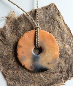 Disque bi en céramique, Avec Terre Sigillée et enfumé