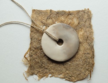 Disque bi en céramique, poli et enfumé