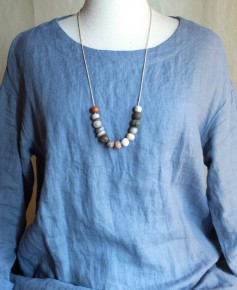 collier réglable avec un doux mélange de perles en céramique :-)