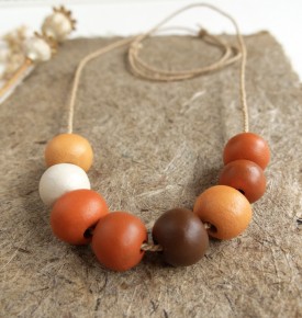 Collier de perles en céramique